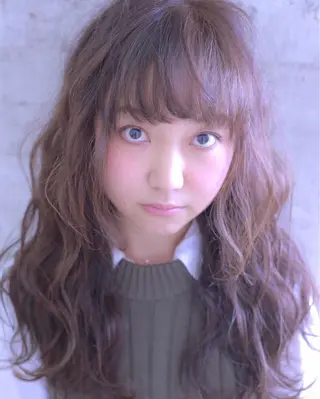 ロング 伊藤 裕貴のヘアスタイル