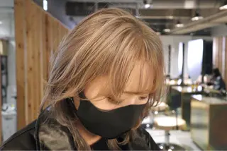 ミディアム カラー よしだ とおいのヘアスタイル