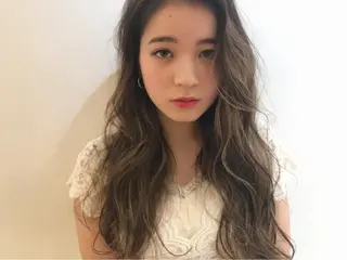 ロング ヒロミ/アレンジ/ アンニュイ/透け感のヘアスタイル