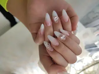 ネイル RUNWAY 　　の眉毛・アイブロウイメージ