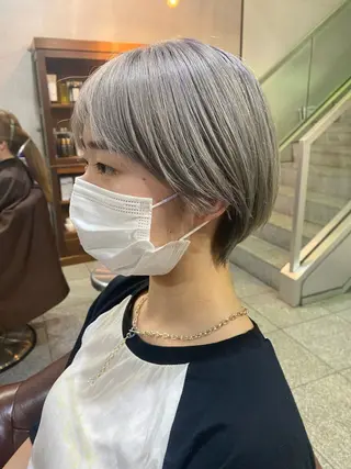 ショート カラー ARUE所属・日出 裕吾のヘアスタイル