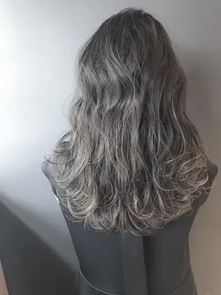 セミロング カラー BOX mico.のヘアスタイル