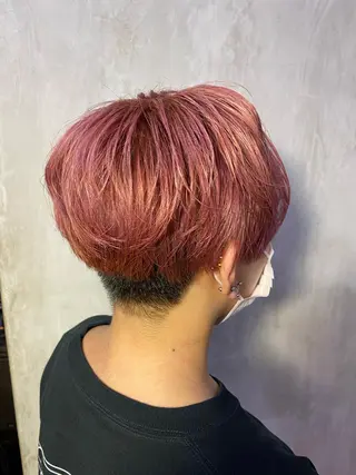 ショート カラー 切りっぱなしボブ/ デザインカラー店長のヘアスタイル