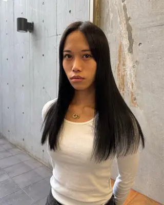 カラー ナチュラル/艶カラー Momokoのヘアスタイル