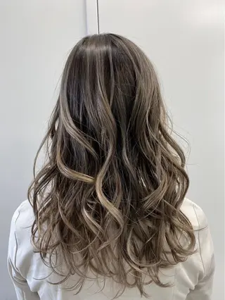 セミロング 髪質改善✨ ULTOWA🌈のヘアスタイル