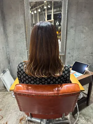 ミディアム yelm所属・🫒オリーブカラー ミディアムレイヤー✨のヘアスタイル