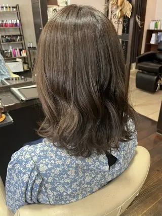 ミディアム カラー 近藤 優羽のヘアスタイル