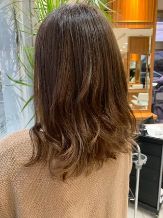 ミディアム カラー 白髪ぼかしハイライト 柳川拓哉のヘアスタイル