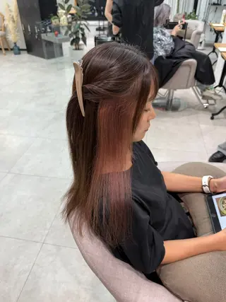 ロング カラー 渡邉 あいのヘアスタイル