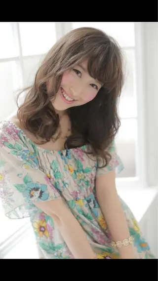 ミディアム セミロング パーマ _WHITE高槻所属・_WHITE高槻店 yusukeのヘアスタイル