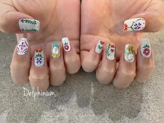 ネイル 岡本 友恵のネイルデザイン