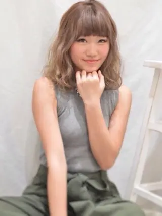 ミディアム 岸川 恭子のヘアスタイル