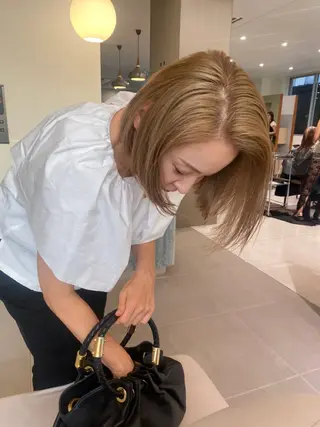 ショート カラー 高発色ブリーチ/ ハイレイヤー🪽aiのヘアスタイル