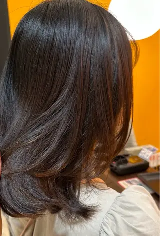 ミディアム カラー 似合わせカット✂️ 外山鈴音のヘアスタイル