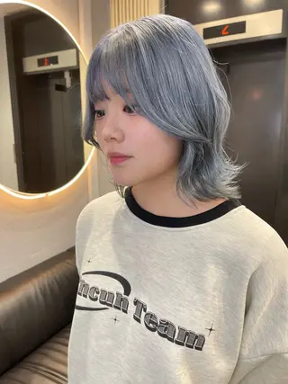 ミディアム カラー TATSUブリーチ/ ミルクティーベージュのヘアスタイル