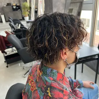カラー パーマ メンズ メンズパーマ特化 荻田知也のヘアスタイル