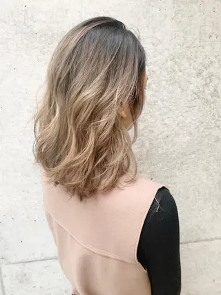 セミロング カラー clomus所属・YUKA艶髪 🌸寛ぎ部屋のヘアスタイル