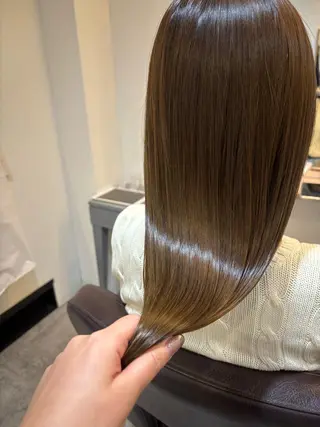 カラー RISE SWELL momoneのヘアスタイル