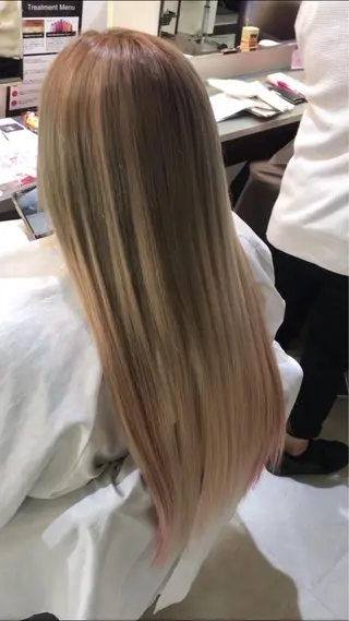 ロング カラコレなんば店所属・カラコレなんば TOPstylistのヘアスタイル