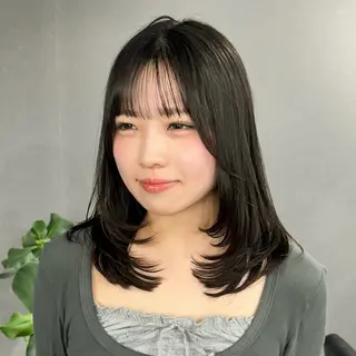 ミディアム カラー マエダルイ🌐 レイヤースタイルのヘアスタイル