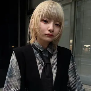 ミディアム カラー mellow所属・顔周りデザイン/ ハイトーン/多田悠馬のヘアスタイル