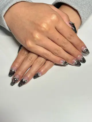 ネイル IROHA NAIL所属・IROHA NAIL 真結子のネイルデザイン