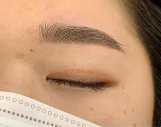 アイブロウ 鍵山 千秋のヘアスタイル