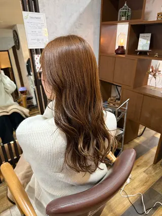 ロング カラー ヘアメイクリアン所属・小松 莉夏子のヘアスタイル