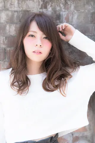 セミロング パーマ 鶴田 連のヘアスタイル