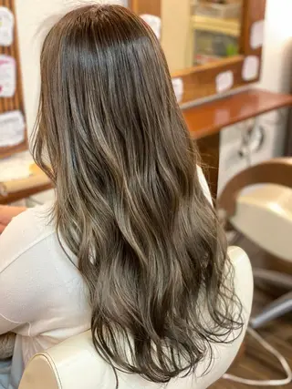 ロング カラー ヘアアレンジ 加藤 瑠美のヘアスタイル