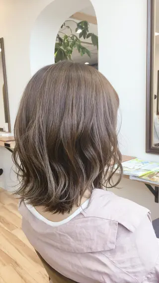 ミディアム カラー MOLLAsalon 鳳店所属・神田 菜々子のヘアスタイル