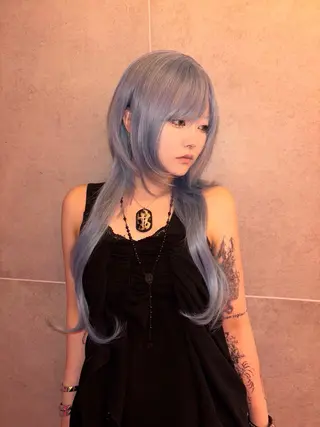 ロング AIRA/ブリーチ ‪/透明感カラーのヘアスタイル