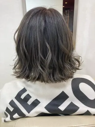 ショート カラー 浅岡 のどかのヘアスタイル