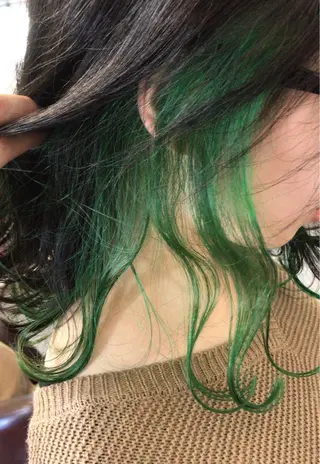 ミディアム ヨシダ トオルのヘアスタイル