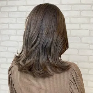 ミディアム カラー abilita AZUSAのヘアスタイル