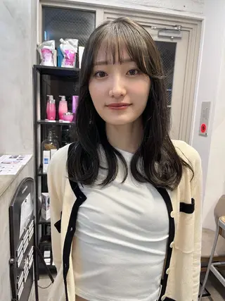 セミロング カラー ナチュラルなhair / ヨシダトモキのヘアスタイル