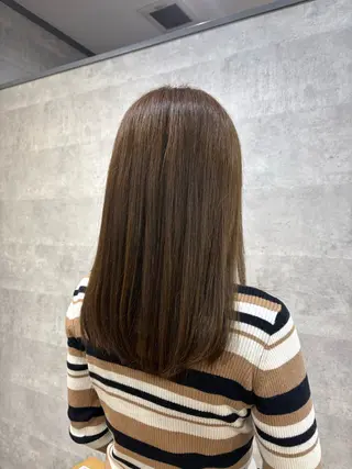 ロング カラー U-ra NAMIのヘアスタイル