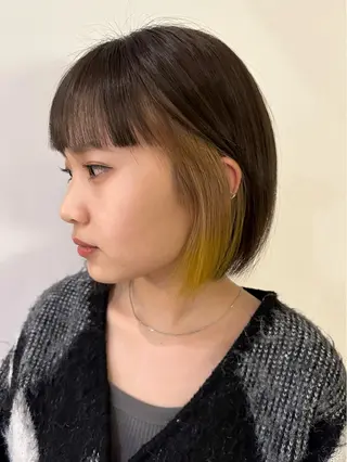 ショート カラー ベージュカラー🐑 レイヤー🤎塚原優芽のヘアスタイル