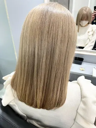 セミロング 美髪/髪質改善 レイヤー/透けカラーのヘアスタイル