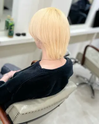 ショート カラー メンズ 🩵carinaブリ ーチ特化サロン🩵のヘアスタイル