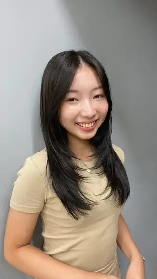 セミロング TONI&GUY   EBISU所属・星野 菜月のヘアスタイル