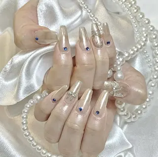 ネイル RAFFINE 月🦋🩵のネイルデザイン