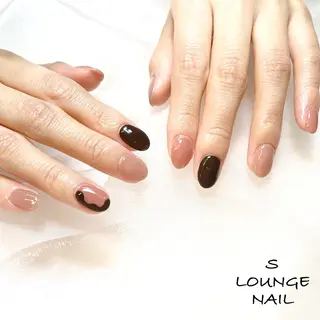 ネイル S LOUNGE NAIL所属・パーツたくさん🍓 SUMIのネイルデザイン
