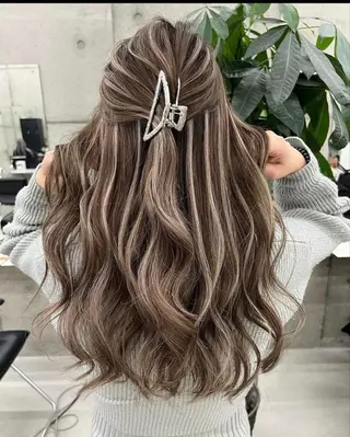 ロング CREAPY所属・日向野 利菜のヘアスタイル