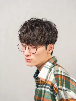 ショート パーマ メンズ 【シャドウパーマ センターパート】義心のヘアスタイル