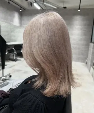 セミロング カラー L'wis所属・川浪 ほほみのヘアスタイル