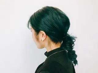 カラー pole/apartment所属・💓パーマ，💗 レイヤーカットのヘアスタイル