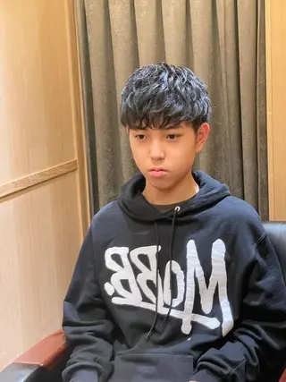 ミディアム パーマ 中越 仁一郎のヘアスタイル