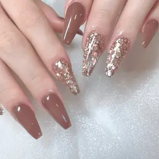 ネイル LOVE NAIL 店長　MIKAのネイルデザイン