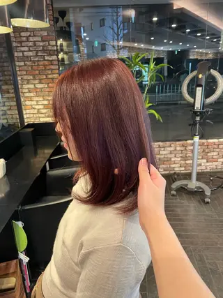 ミディアム カラー ショート 顔周りレイヤー/マオのヘアスタイル